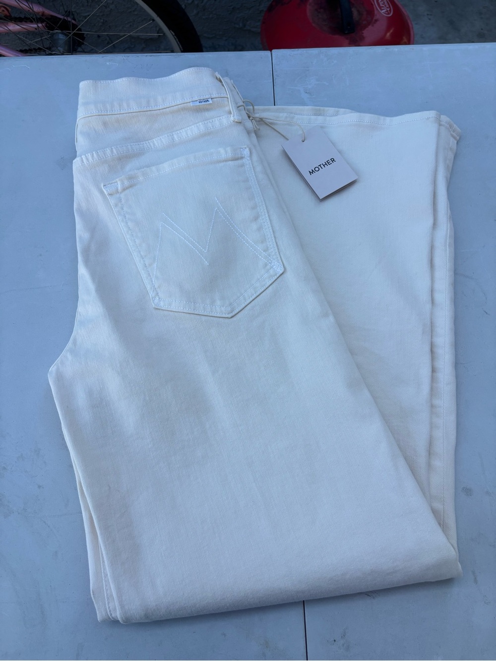 MOTHER Denim The Twister Skimp in Cream Puffs